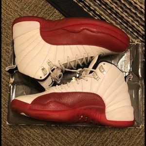 Air Jordan 12 Cherry